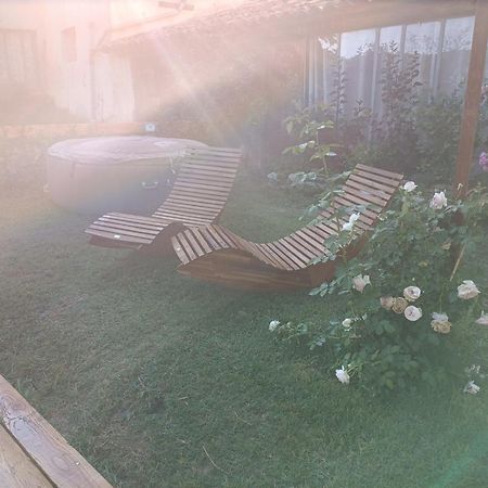 Jolie Maisonnette Niozelles Esterno foto